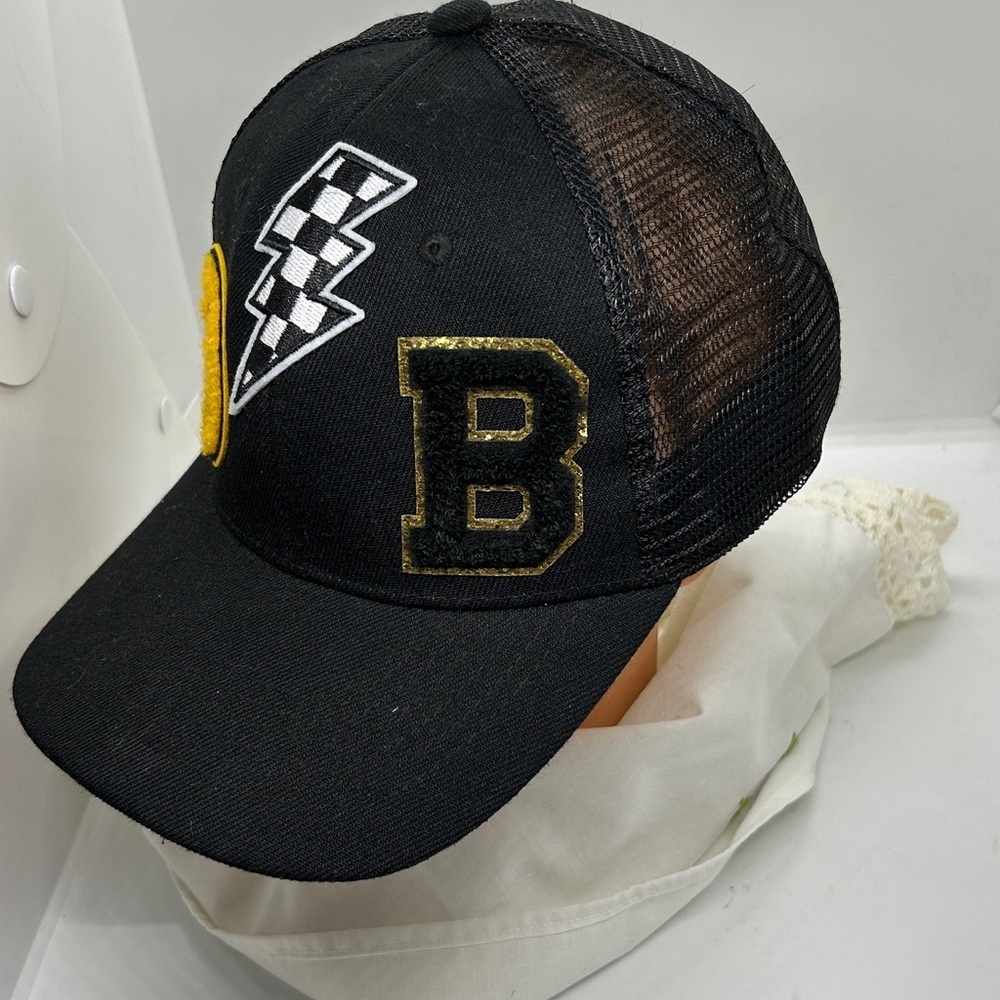 Black Unisex Smiley Trucker Hat.
NWOT. - Picture 4 of 9